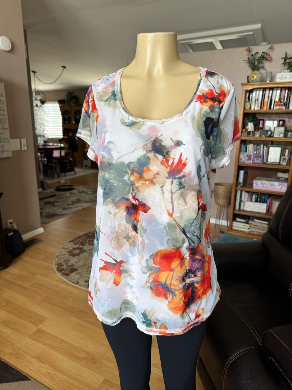 Simply Vera Vera Wang white floral scoop neck blouse-size L